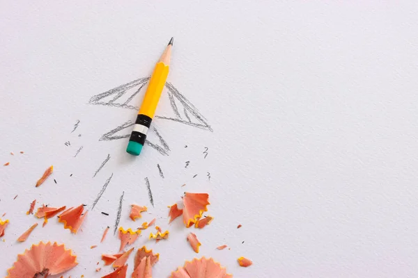 Kağıt Üzerinde Kalem Roket Çizimi Okula Dönüş Konsepti Yaratıcılık Başarı — Stok fotoğraf