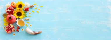 Rosh hashanah (Yahudi Yeni Yıl Tatili) konsepti. Geleneksel semboller