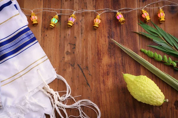 Židovský Festival Sukkotu Tradiční Symboly Čtyři Druhy Etrog Citron Lulav — Stock fotografie
