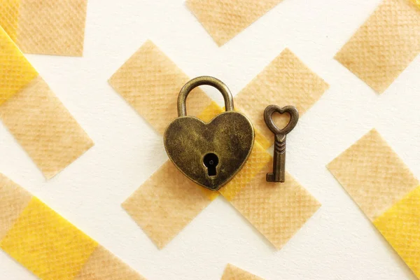 Bandage Plaster Heart Shape Padlock — ストック写真