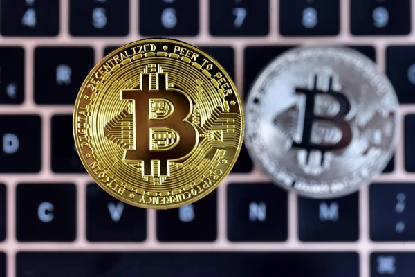 Altın kripto bitcoin 'i kapat