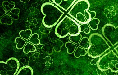 Parlayan parlak şanslı yoncalar.