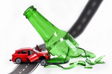 Araba oyuncağı. Kırık şişe 