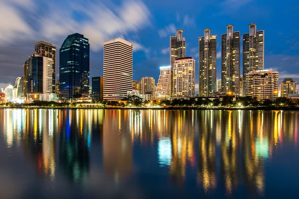 city scape geceleri, aydınlatma, yansıma bangkok