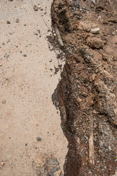 yol bozuk asfalt tabakası