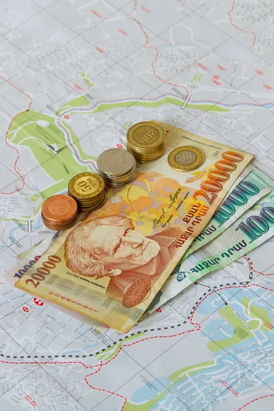 Ermeni para, sikke ile dört notları