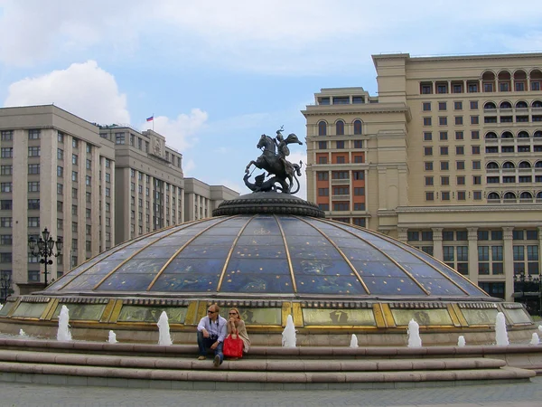 Horas de fuente del mundo por centro comercial, Okhotny Ryad —  Fotos de Stock