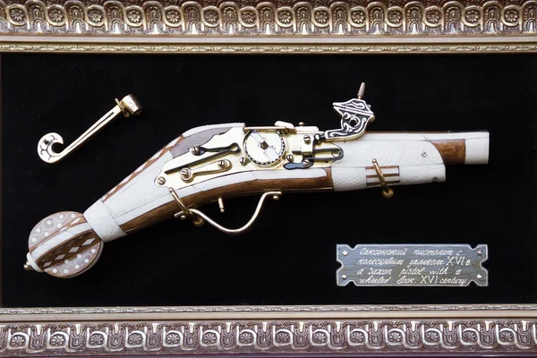 Sakson silah kilit halkası, antika ile