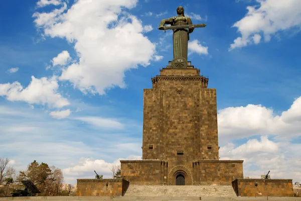 Mother Armenia Monument and Museum victory Erevan.Armeniya — Stock Photo, Image
