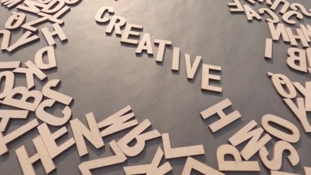 Mot Créatif Bois Cube Alphabet Lettres Top View Rustic Paper — Video