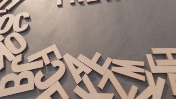 Trendy Word Houten Kubus Alfabet Letters Top View Rustic Paper — Stockvideo