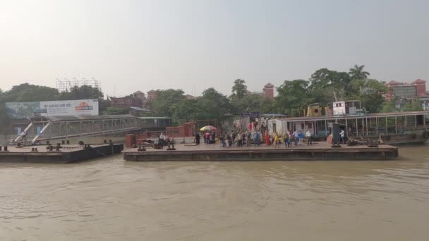 Feribot Howrah Stasyonu Feribot Ghat Varıyor Kolkata Batı Bengal Hindistan — Stok video