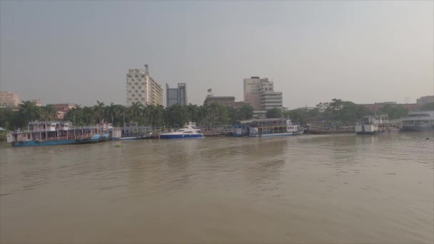 加尔各答市位于胡奥里河畔的风景景观 Kolkata West Bengal India South Asia Pac 2021年11月22日 — 图库视频影像
