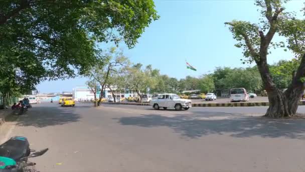 Городская Улица Калькутте Районе Железнодорожной Станции Коломна Ранним Летним Вечером — стоковое видео