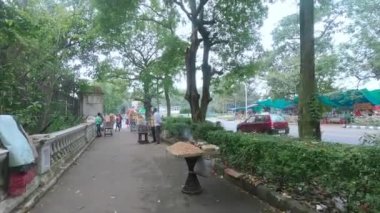 Aralık ayının başında şehir yolunda yürümek. Kolkata, Batı Bengal Hindistan, 9 Aralık 2021