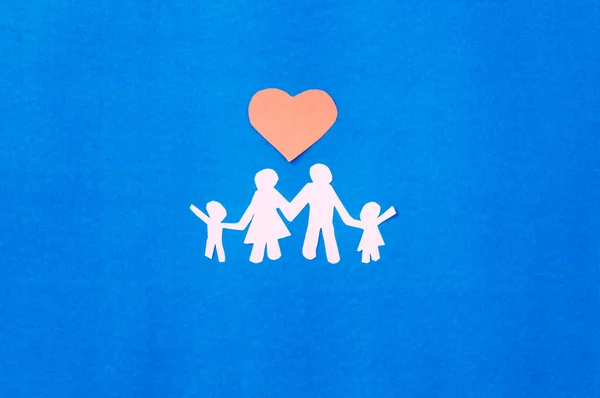 Mutlu Aile Aşk Işareti Mavi Arka Planda Birlikteyiz Seyahat Tatil — Stok fotoğraf