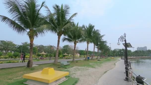 Вид Набережную Ландшафт Вдоль Озера Внутри Туристического Парка Калькутта Индия — стоковое видео
