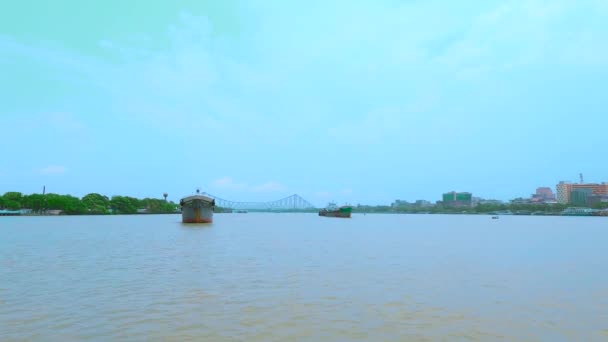 Kolkata Riverside Landschap Uitzicht Vanaf Veerboot Stedelijk Landschap Kolkata India — Stockvideo