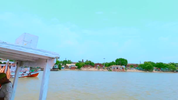 フーリー川のフェリーボート 西ベンガル交通のハウラーからのフェリーサービス インド南アジア太平洋地域 2022年5月25日 — ストック動画