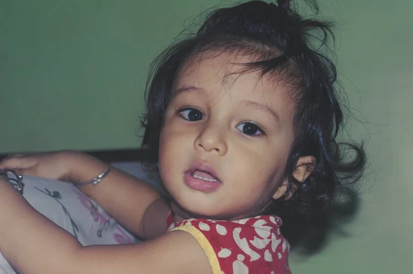 Portret Van Schattige Schattige Indiase Gelukkige Baby Leeftijd Een Jaar — Stockfoto