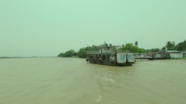 Barco Balsa Rio Ganges Chegando Costa Bauria Para Budge Budge — Vídeo de Stock