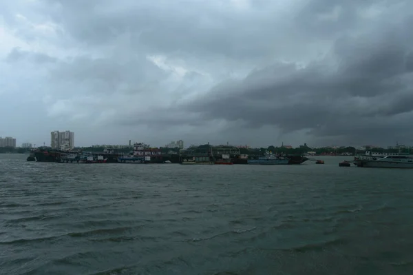 Ferry Boats Floating Ganges River Distance Dramatic Cloudy Day Beautiful — ストック写真