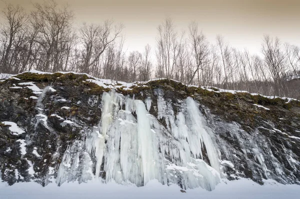 Cascade Gelée Près Route Dans Arctique Norvégien Pendant Nuit Polaire — Photo