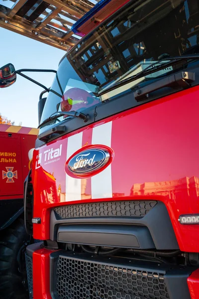 Detalj Brandbilen Från Den Ukrainska Räddningstjänsten Utställning Teknik Kiev Räddningsutrustning — Stockfoto