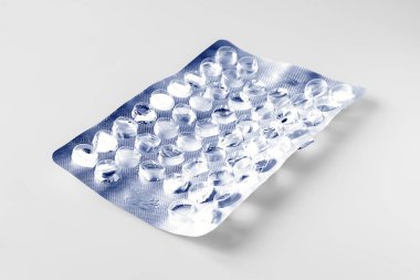 Su toplaması için hap kullandım. Boş ilaç kabarcığı. Seçici yumuşak odak.