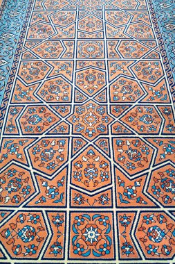 Halı deseni. Sehzade Camii camiinin zemininde antik bir halı var. Türkiye 'de cazibe. Turistik bir yer. Hindi. İstanbul. 25 Eylül 2021
