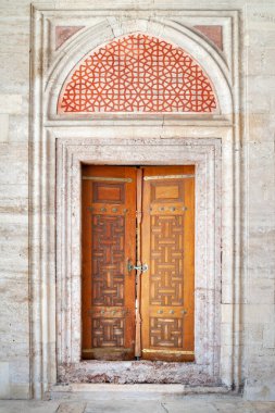 Sehzade Camii Camii. Sehzade Camii Camii 'nin kapıları. Türkiye 'nin simgeleri. Turistik bir yer. Hindi. İstanbul. 25 Eylül 2021