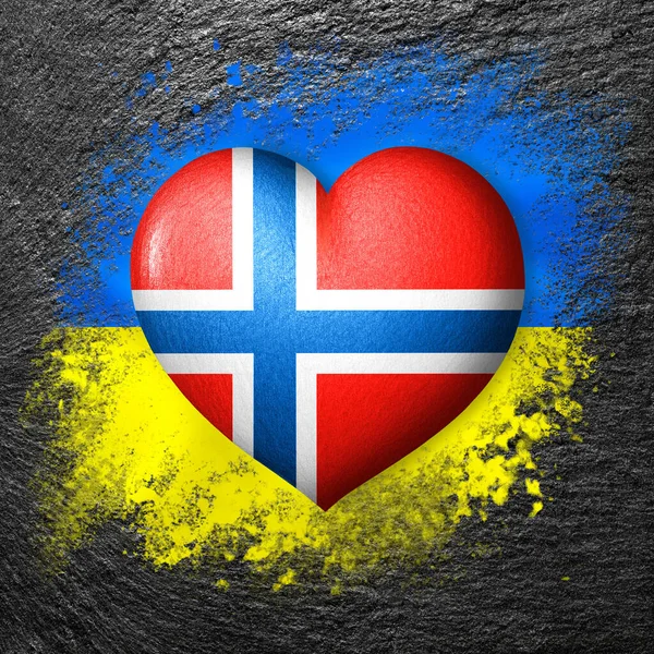 Flagi Ukrainy Norwegii Serce Flagi Tle Flagi Ukrainy Namalowanej Kamieniu — Zdjęcie stockowe