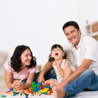 mutlu bir aile bloklarla oynama