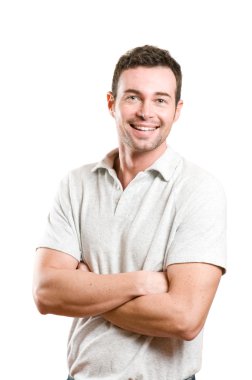 mutlu gülümseyen genç adam