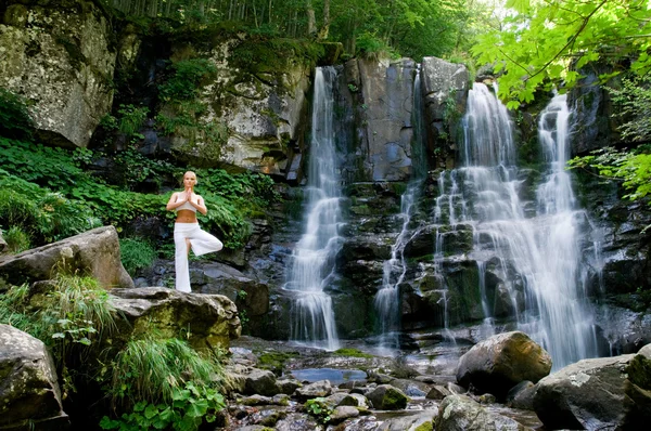 Yoga in the nature — Stock Photo, Image