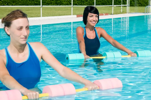 Exercício de fitness Aqua gym — Fotografia de Stock