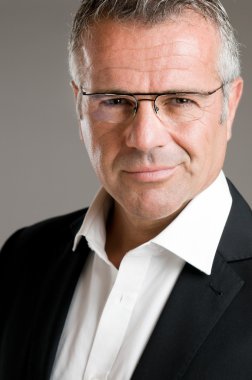 Olgun adam memnun