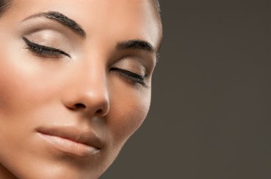 moda makyaj ile model