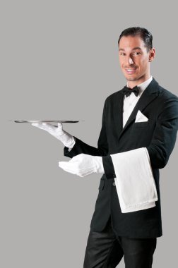 tepsi ile mutlu garson