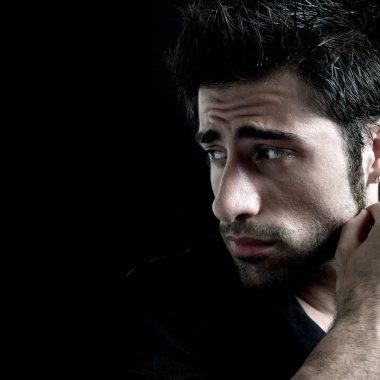 üzgün ve depresyonda