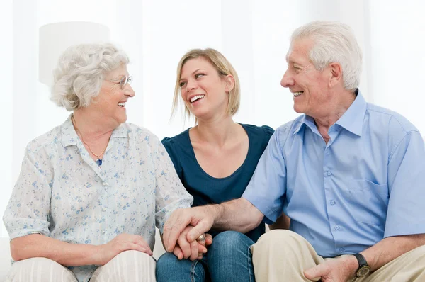 Familia feliz juntos — Foto de Stock