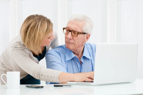 Hilfe bei neuen Technologien — Stockfoto