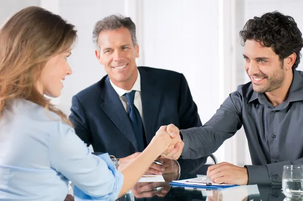 Erfolgreiches Bewerbungsgespräch — Stockfoto