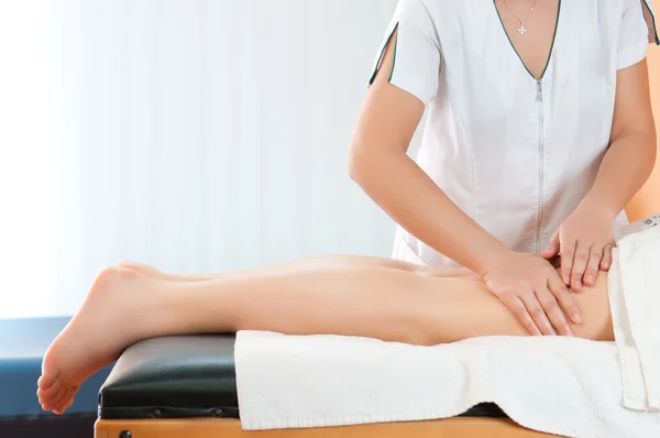 Benen dijen massage — Stockfoto