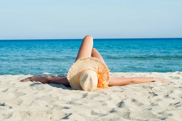 Relaxing and Sunbathing at Sun — Stock Photo, Image