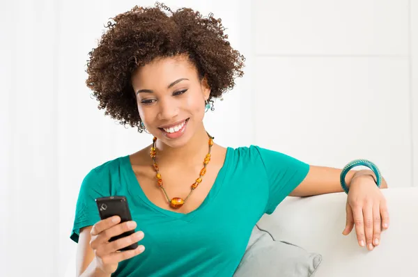 Young Woman Looking At Cellphone — Stock Photo, Image