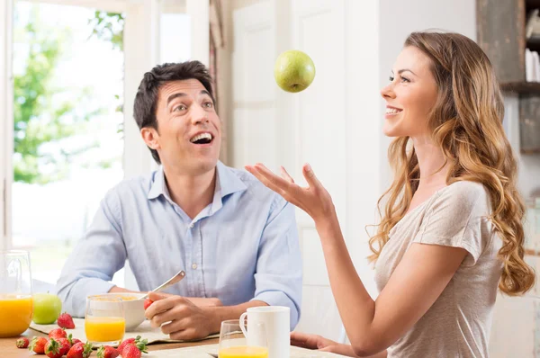 Hälsosam frukost med roliga — Stockfoto