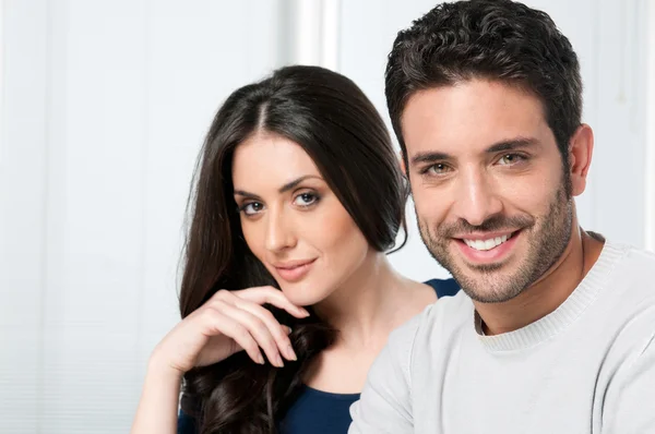 Happy smiling young couple — Stock Photo, Image