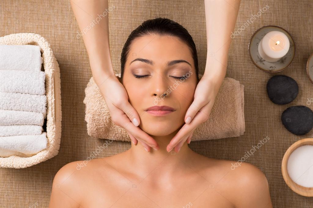 Facial Massage At Spa — Stock Photo © ridofranz 37107245