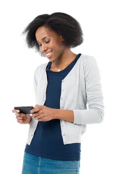 휴대 전화 아프리카 여자 — 스톡 사진